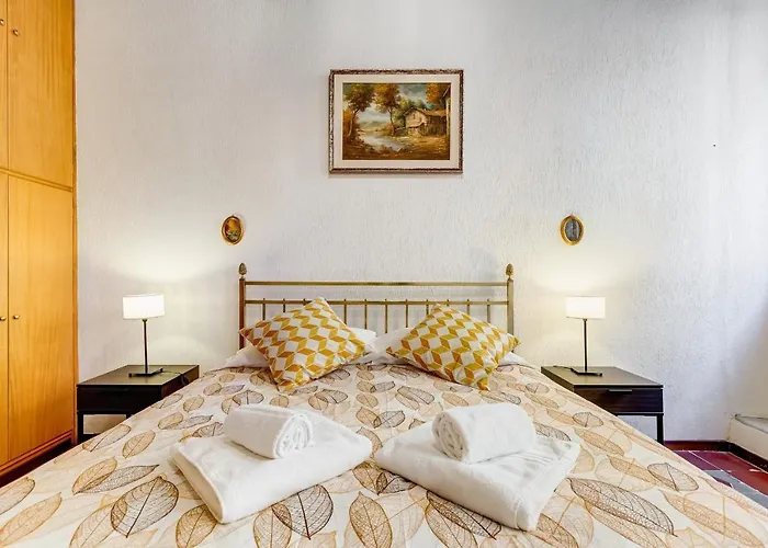 Spanish Steps Spacious شقة