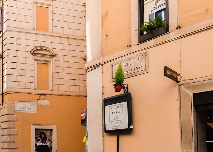 Spanish Steps Spacious روما