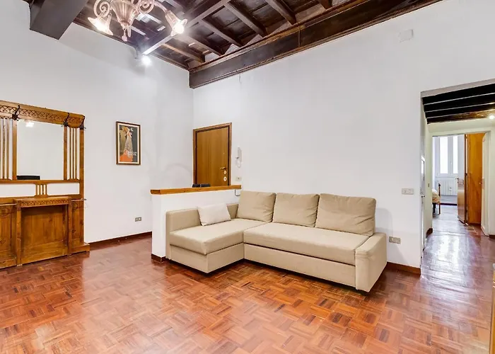 Spanish Steps Spacious شقة