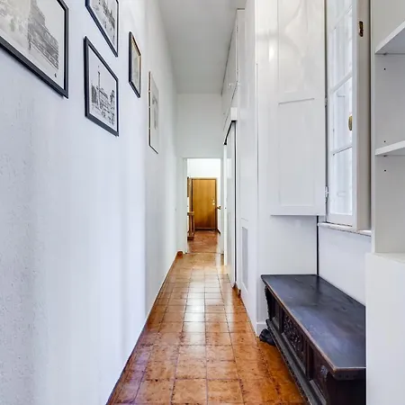 Spanish Steps Spacious *