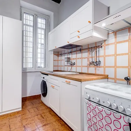 Spanish Steps Spacious